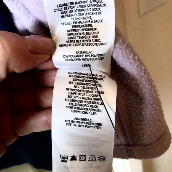 Columbia Zip-up. Vest with free rib knit shirt. - Picture 6 of 7